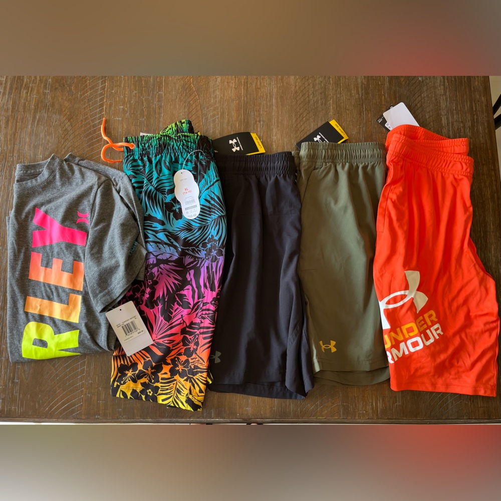 Under armour shorts Hurley shirt